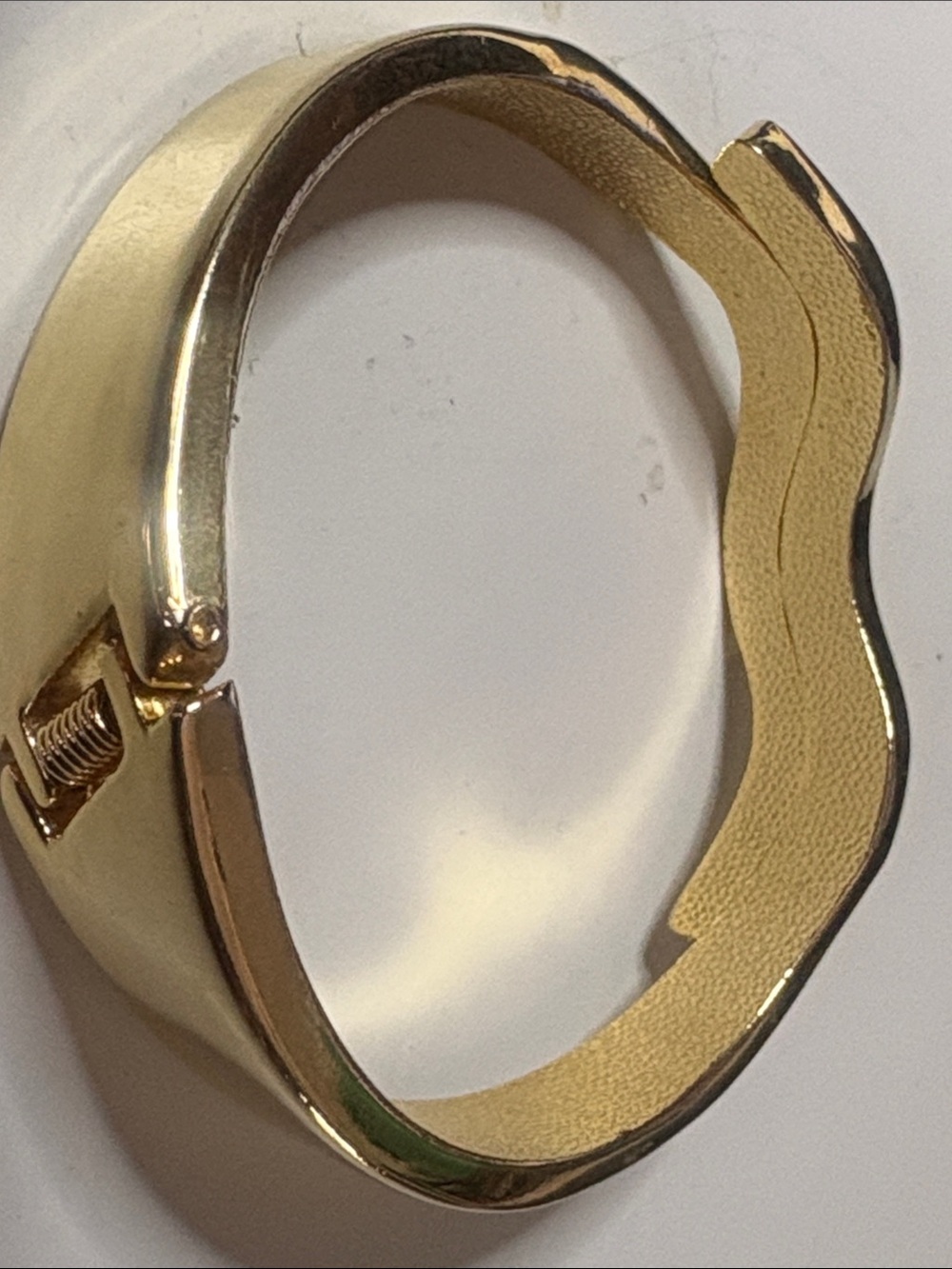 Gold Wave-Design Bangle Bracelet - Women Jewelry - Picture 3 of 4